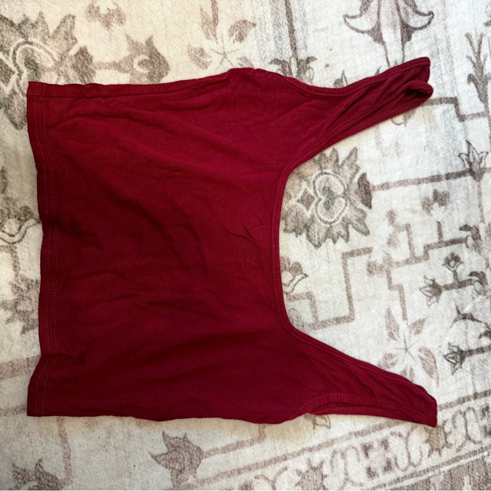 PrettyLittleThing Burgundy Ribbed Cropped Cami